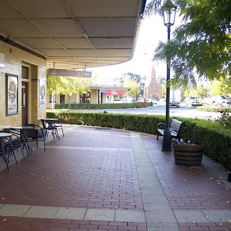 Court House Hotel Boorowa Extérieur photo