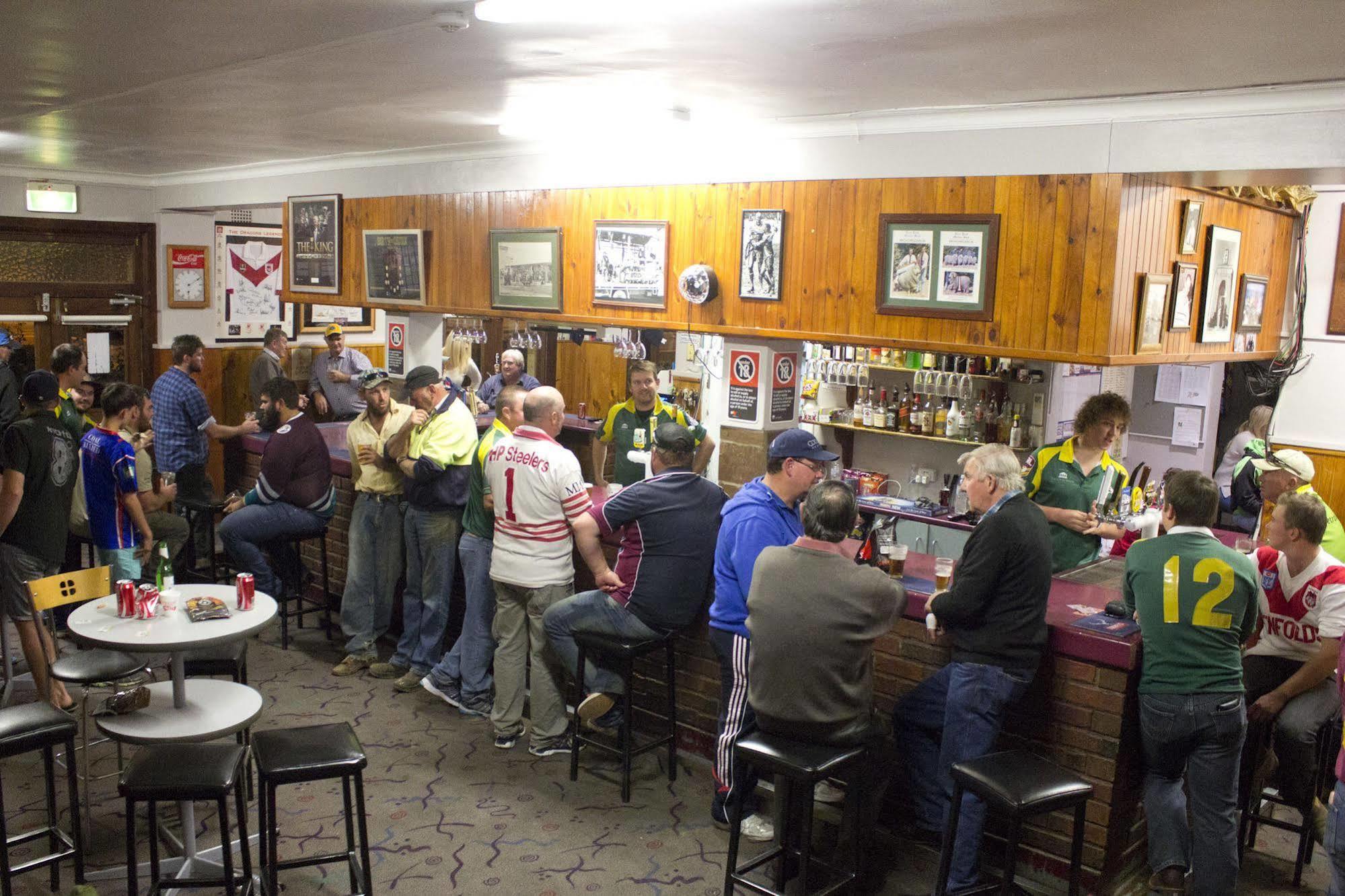 Court House Hotel Boorowa Extérieur photo