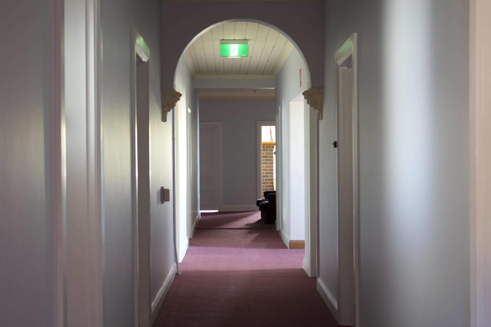 Court House Hotel Boorowa Extérieur photo