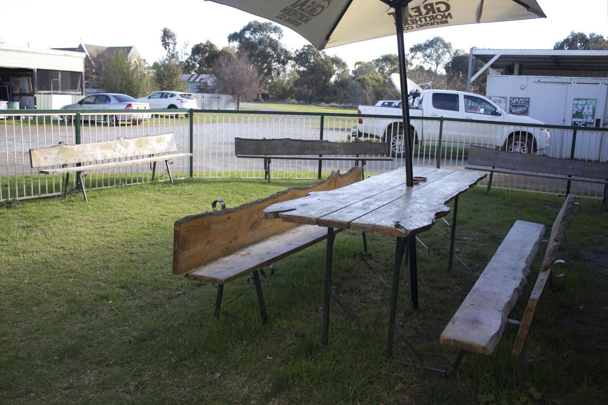 Court House Hotel Boorowa Extérieur photo