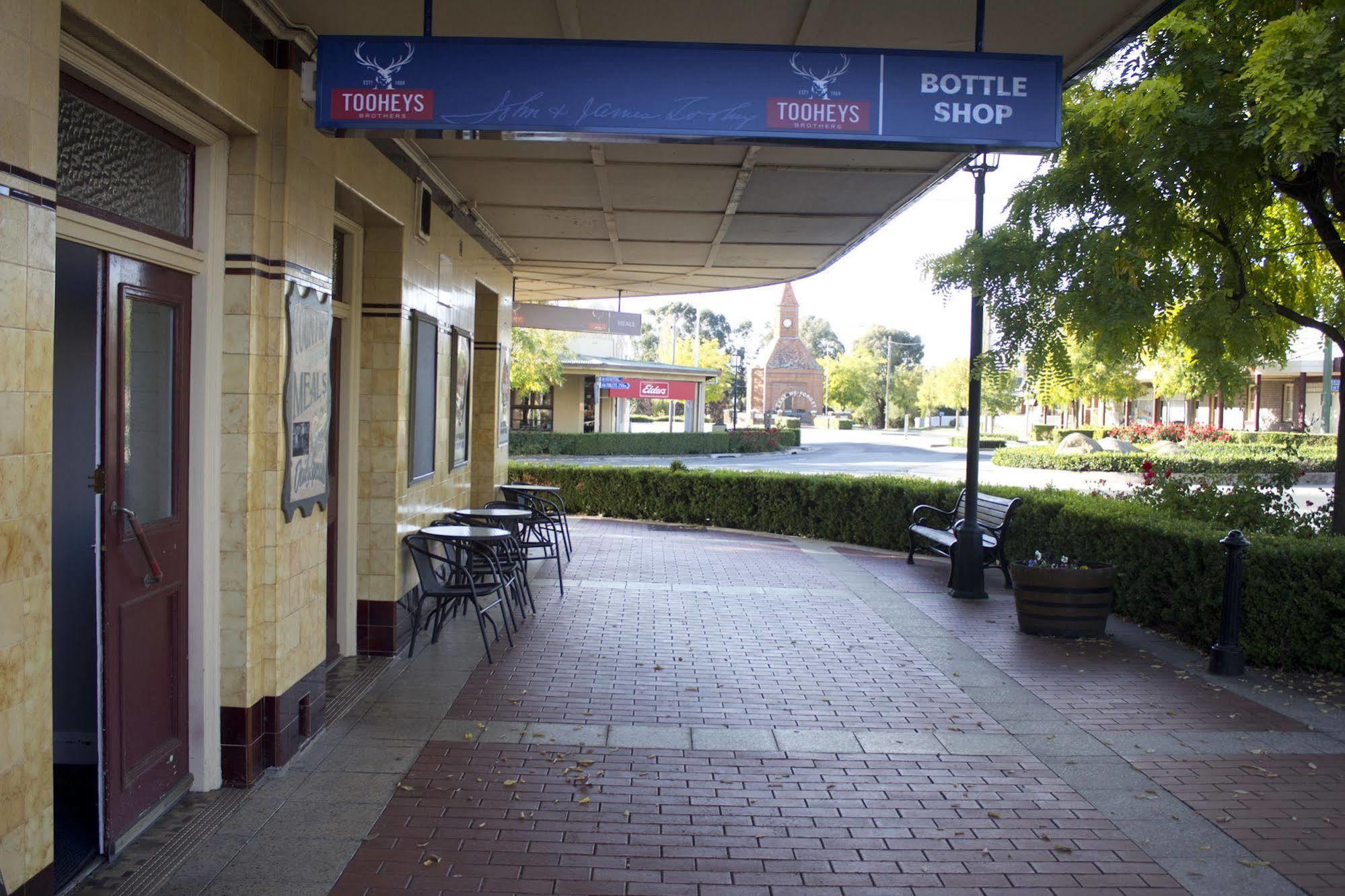 Court House Hotel Boorowa Extérieur photo